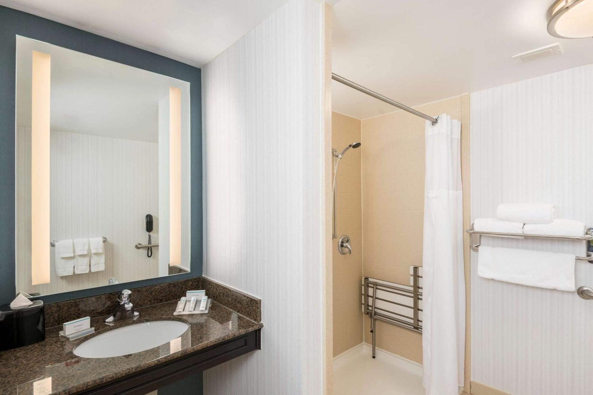 Hilton Garden Inn Silver Spring White Oak Exterior foto