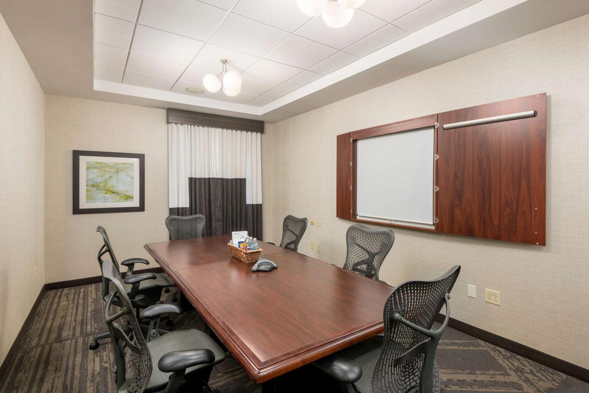 Hilton Garden Inn Silver Spring White Oak Exterior foto