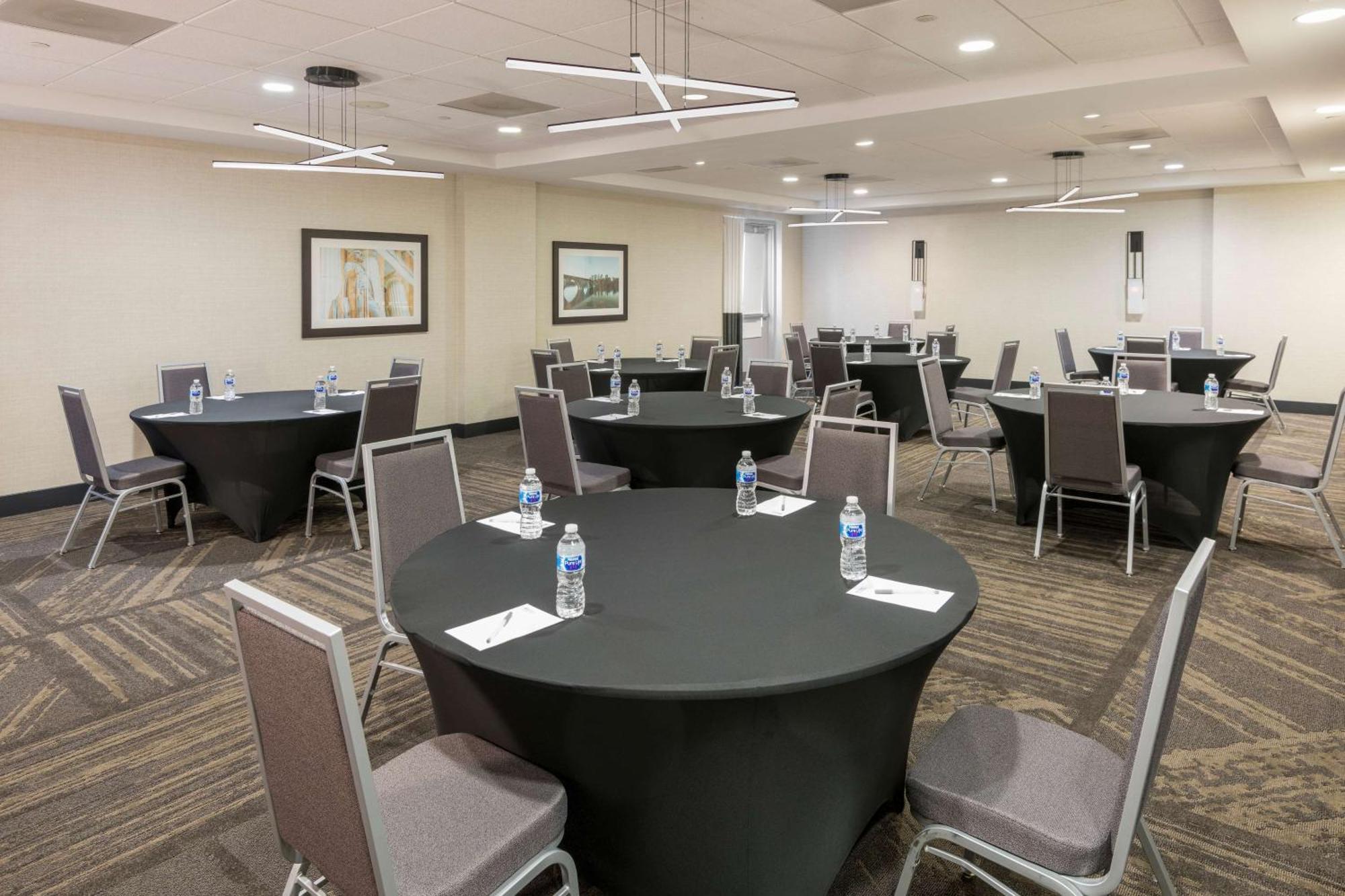 Hilton Garden Inn Silver Spring White Oak Exterior foto